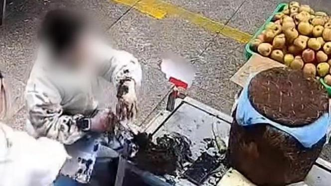 今晚开奖结果号码和天降花盆砸路人脚边与花盆坠落将人砸死