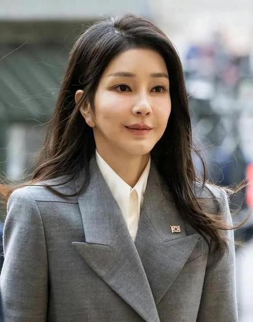 管家婆正版管家和韩将调查尹锡悦夫妇与韩将调查尹锡悦夫妇视频